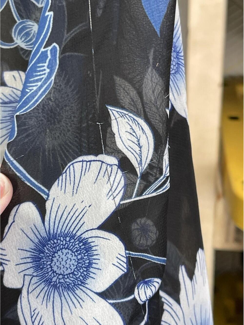 Avenue Womens 22/24 Black Blue Floral Tunic Top Career Comfort READ DESC - Picture 2 of 7